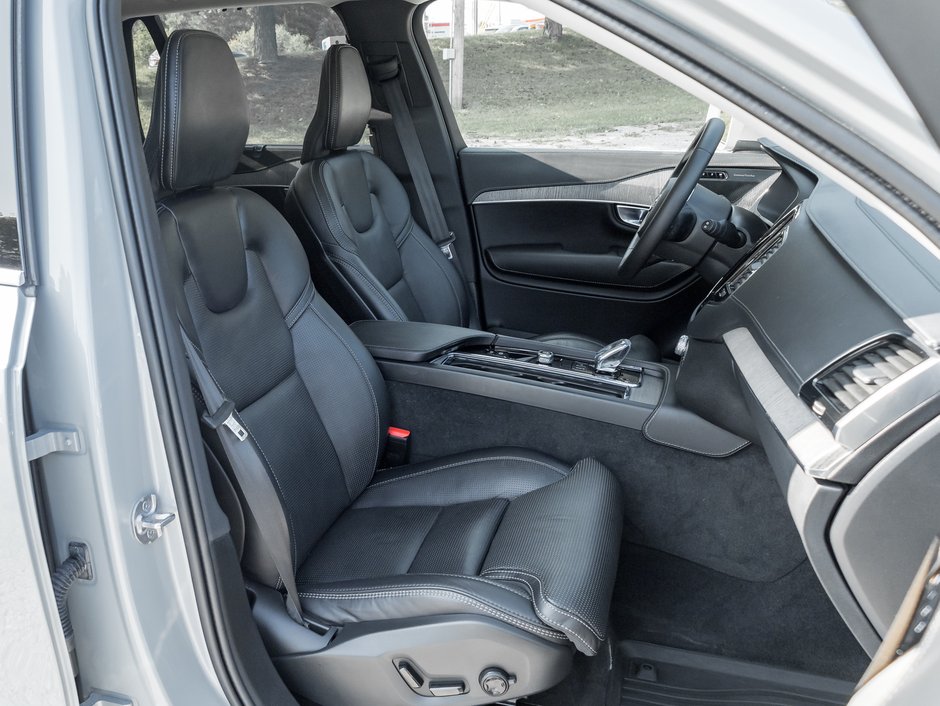 2024 Volvo XC90 Recharge T8 eAWD PHEV Ultimate Bright Theme 7-Seater  CPO-25