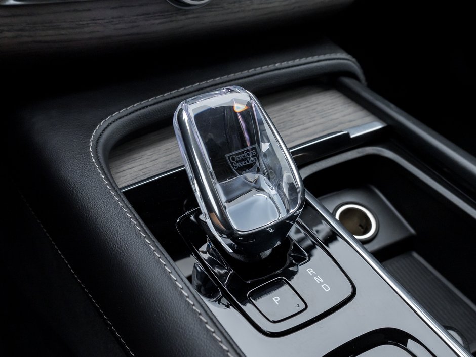 2024 Volvo XC90 Recharge T8 eAWD PHEV Ultimate Bright Theme 7-Seater  CPO-19