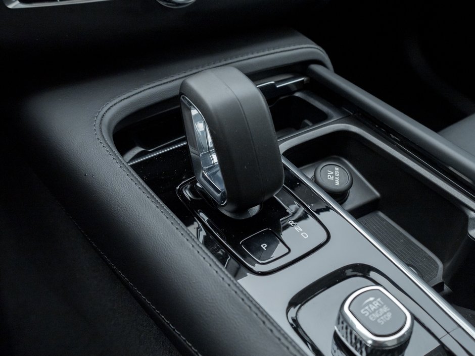 Volvo XC90 Recharge T8 eAWD PHEV Core 7-Seater  OFF LEASE  CPO 2024-14