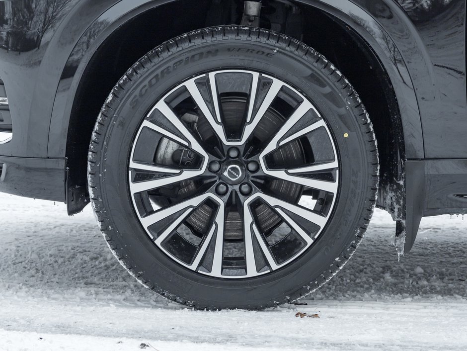 Volvo XC90 Recharge T8 eAWD PHEV Core 7-Seater  OFF LEASE  CPO 2024-3