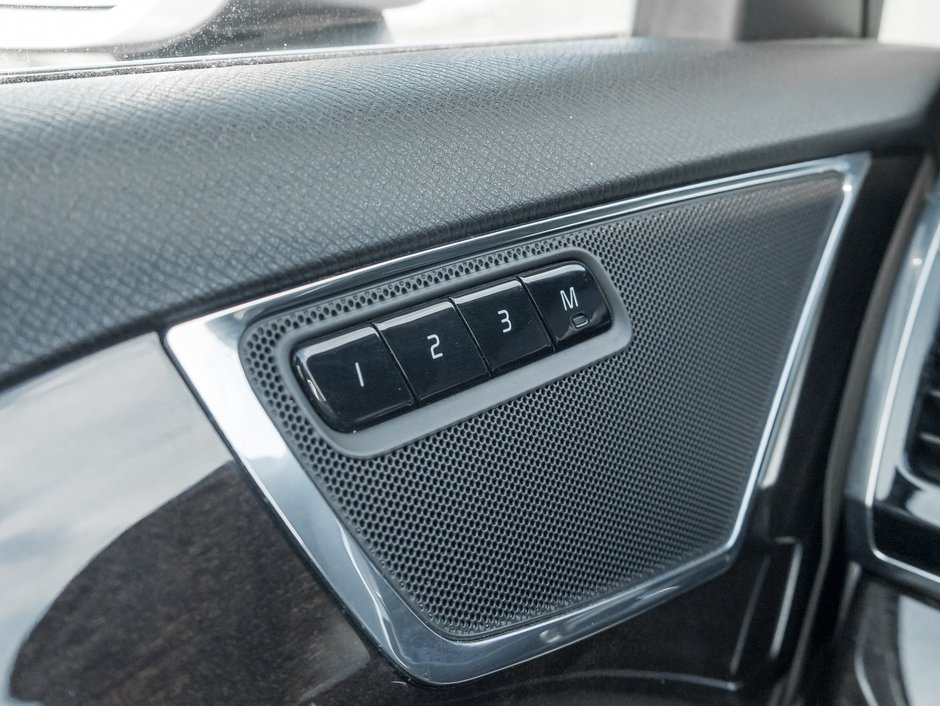 2016 Volvo XC90 AWD T6 Momentum PLUS  SAFETY CERTIFIED-13