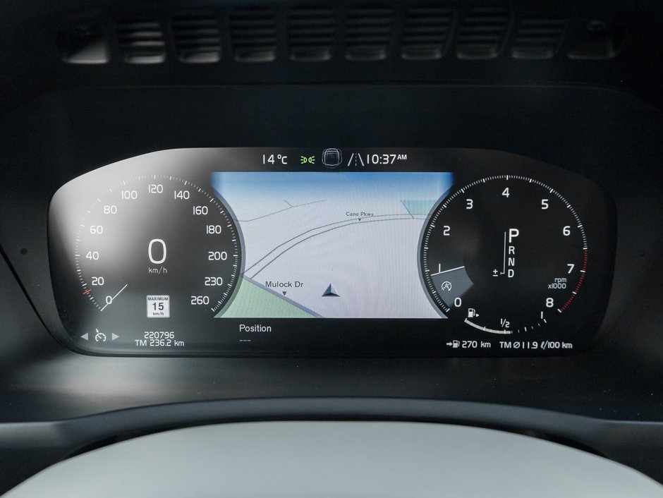 2016 Volvo XC90 AWD T6 Momentum PLUS  SAFETY CERTIFIED-8