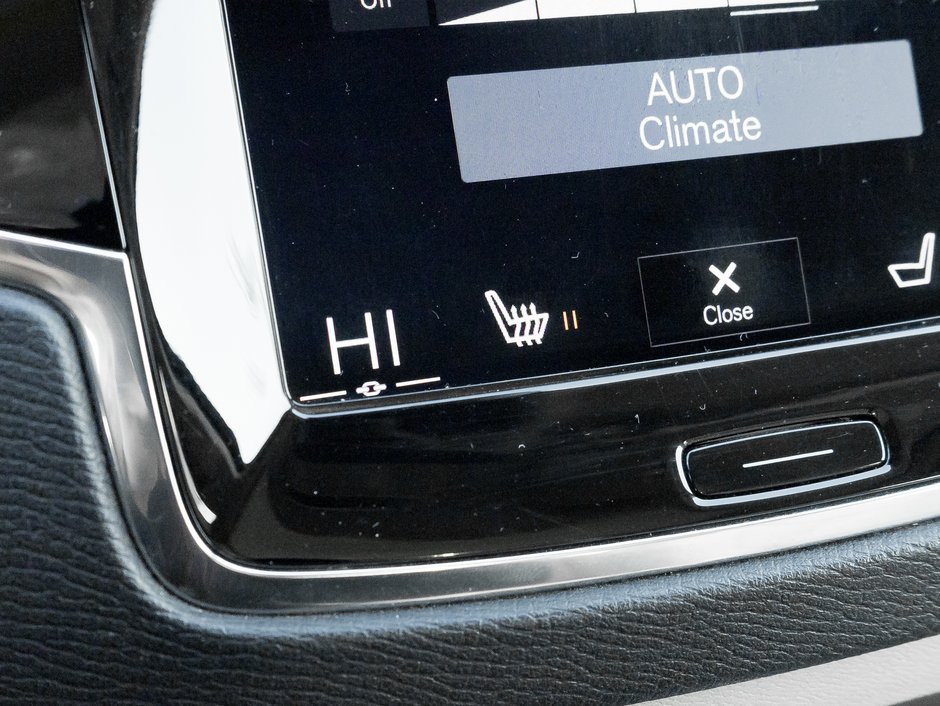 2016 Volvo XC90 AWD T6 Momentum PLUS  SAFETY CERTIFIED-18