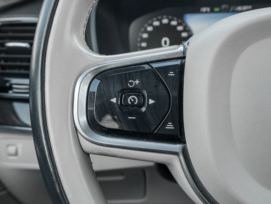 2016 Volvo XC90 AWD T6 Momentum PLUS  SAFETY CERTIFIED-9