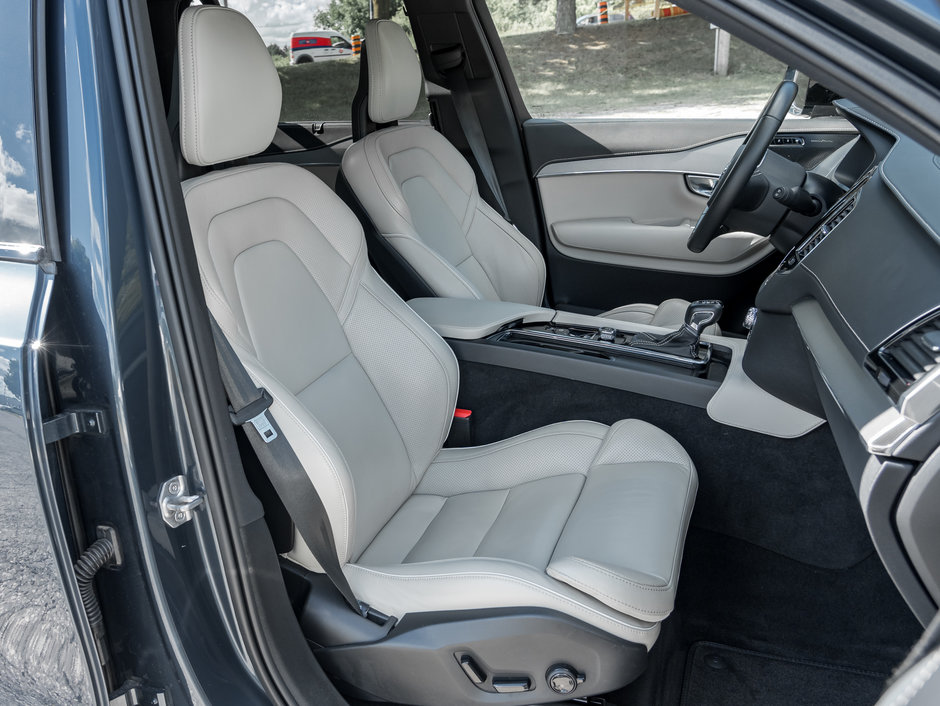 2021 Volvo XC90 T6 AWD R-Design 7-Seater  CPO  ELECTRIC TOW HITCH-21