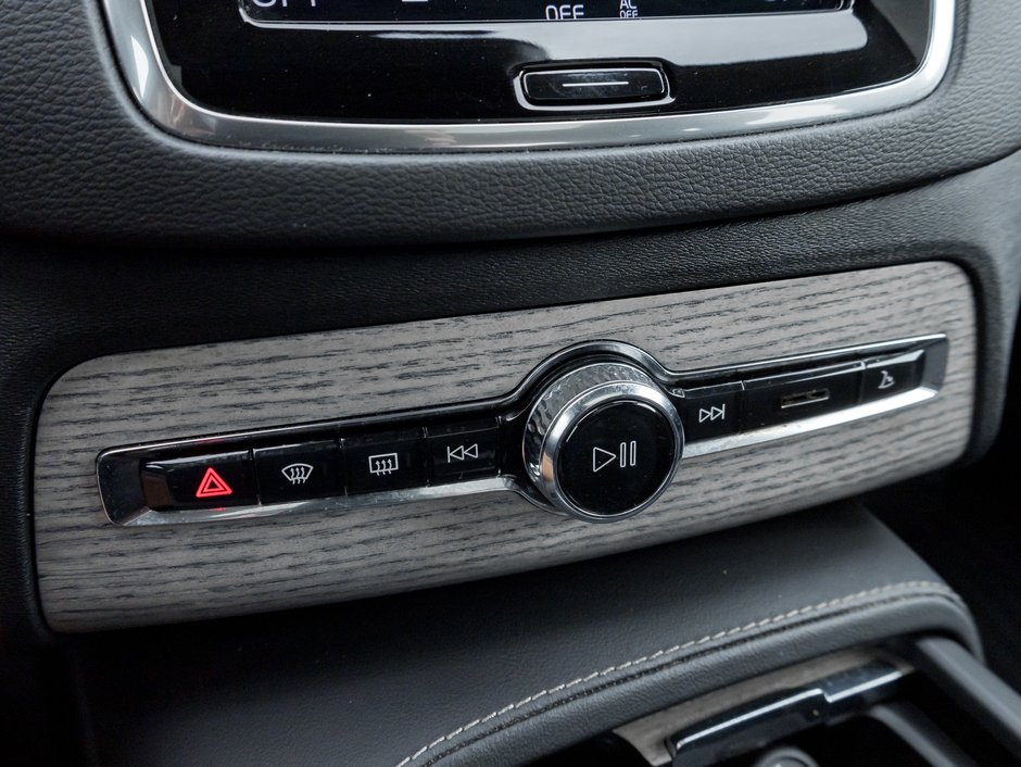 2021 Volvo XC90 T6 AWD Inscription 6-SEATER  SAFETY CERTIFIED-16