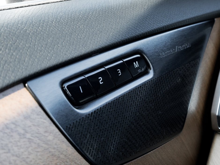2021 Volvo XC90 T6 AWD Momentum 7-Seater HARMAN KARDON 20 WHEEL-14