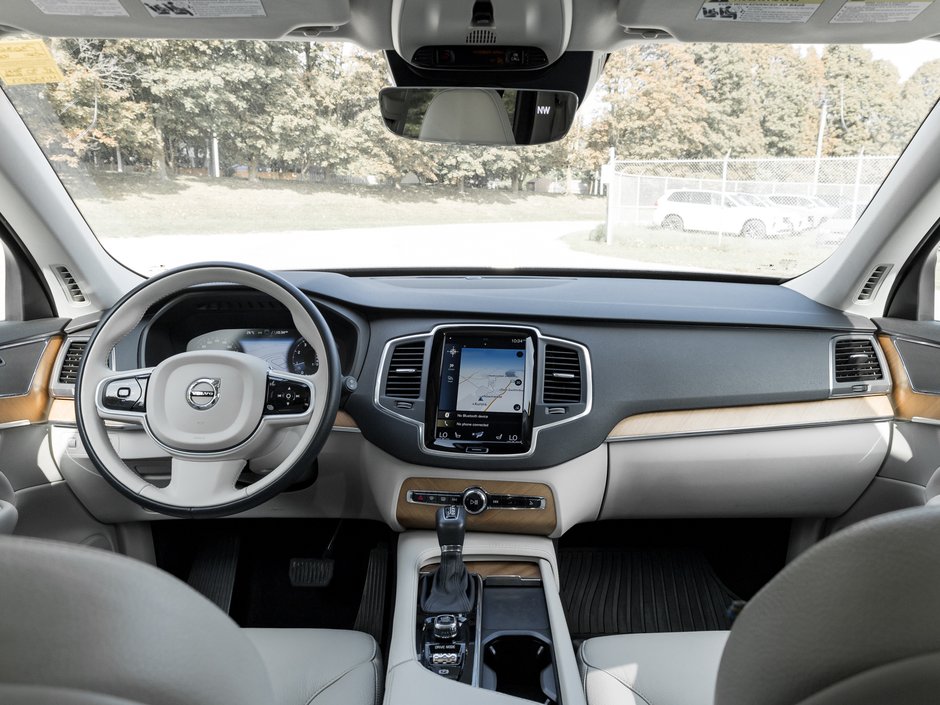 2021 Volvo XC90 T6 AWD Momentum 7-Seater  19 ALLOY WHEEL  CPO-24