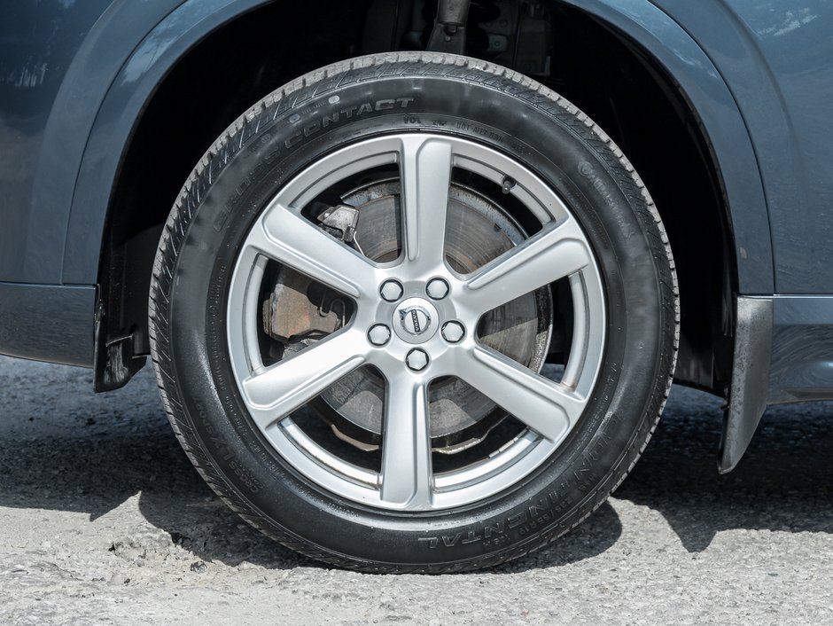 2021 Volvo XC90 T6 AWD Momentum 7-Seater  19 ALLOY WHEEL  CPO-3