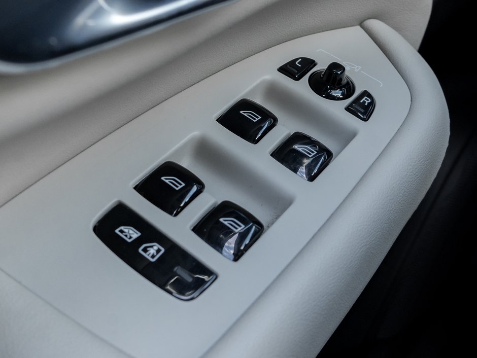 Volvo XC90 T6 AWD R-Design 7-Seater-AIR SUSPENSION  22WHEEL 2021-12