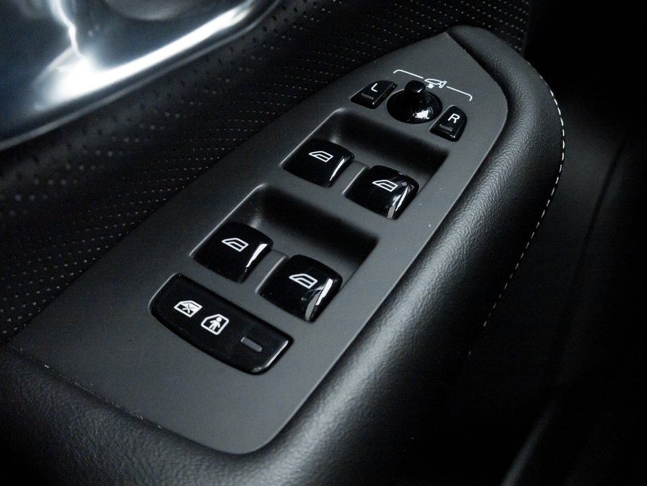 Volvo XC90 T6 AWD R-Design 22ALLOY WHEELS  NAPPA LEATHER CPO 2022-11