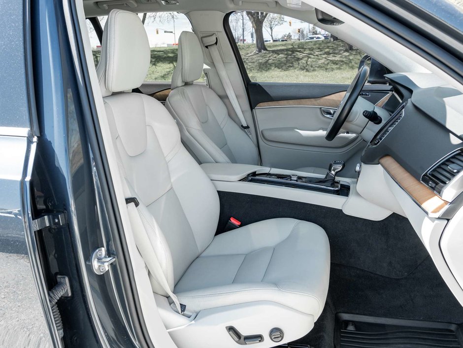 2022 Volvo XC90 T6 AWD Momentum 7 Seater  NEW BRAKES-20