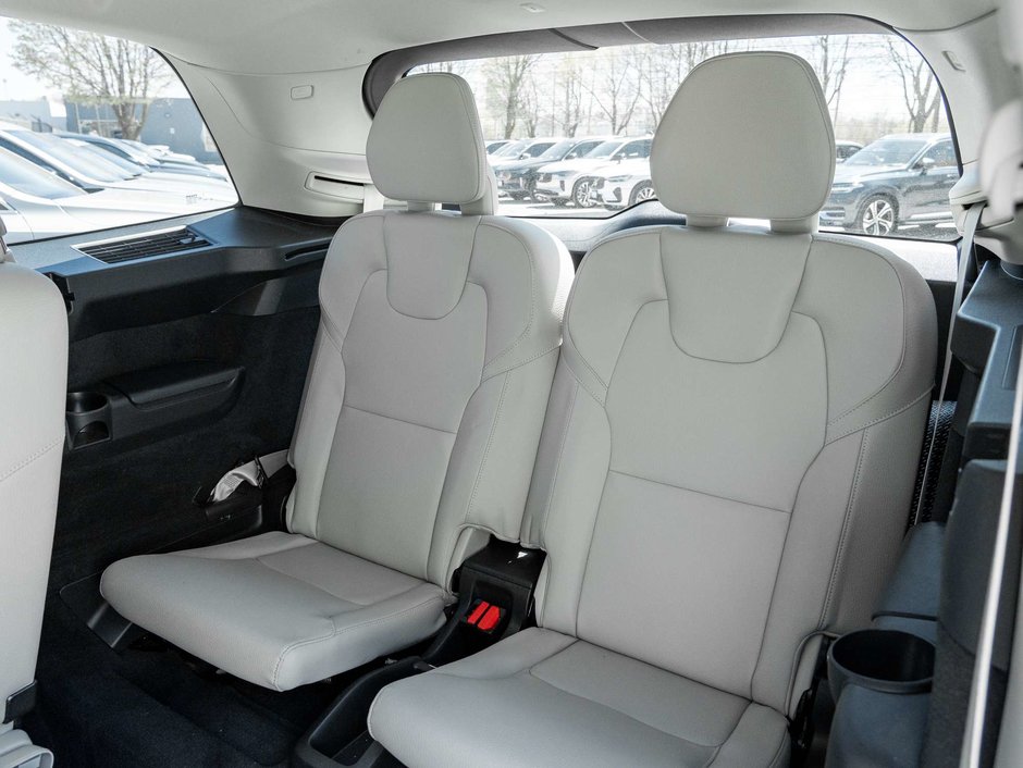 2022 Volvo XC90 T6 AWD Momentum 7 Seater  NEW BRAKES-23