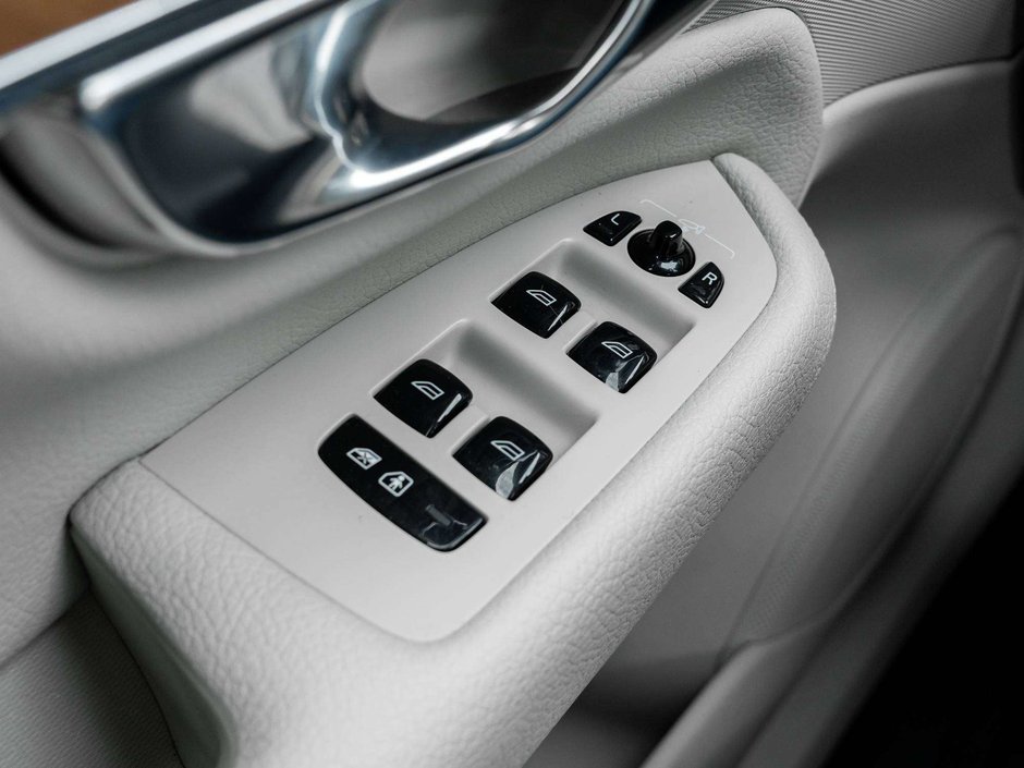 Volvo XC90 Momentum^Harman Kardon^20Wheels^CPO rate fr2.99%* 2022-12