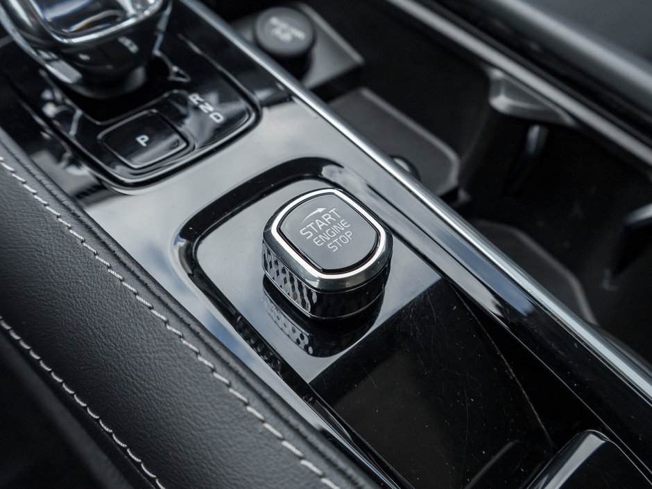 2023 Volvo XC90 B6 AWD Ultimate Dark Theme  FINANCE RATE fr 3,24%*-20