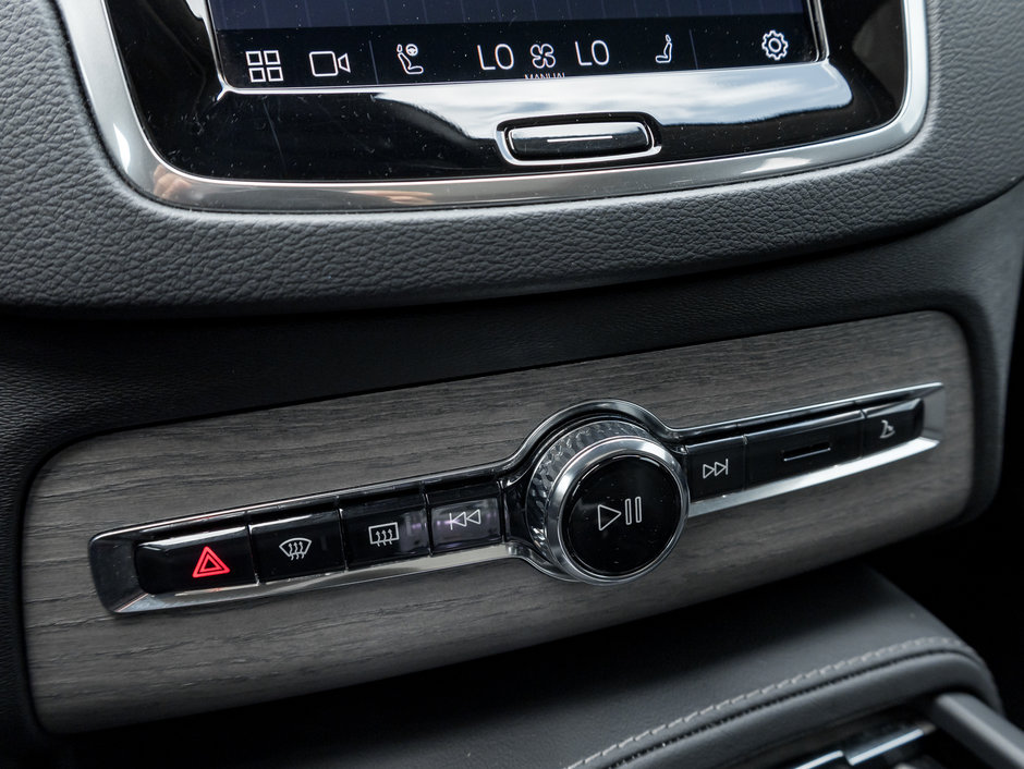 2023 Volvo XC90 B6 AWD Ultimate Dark Theme  FINANCE RATE fr 3,24%*-21