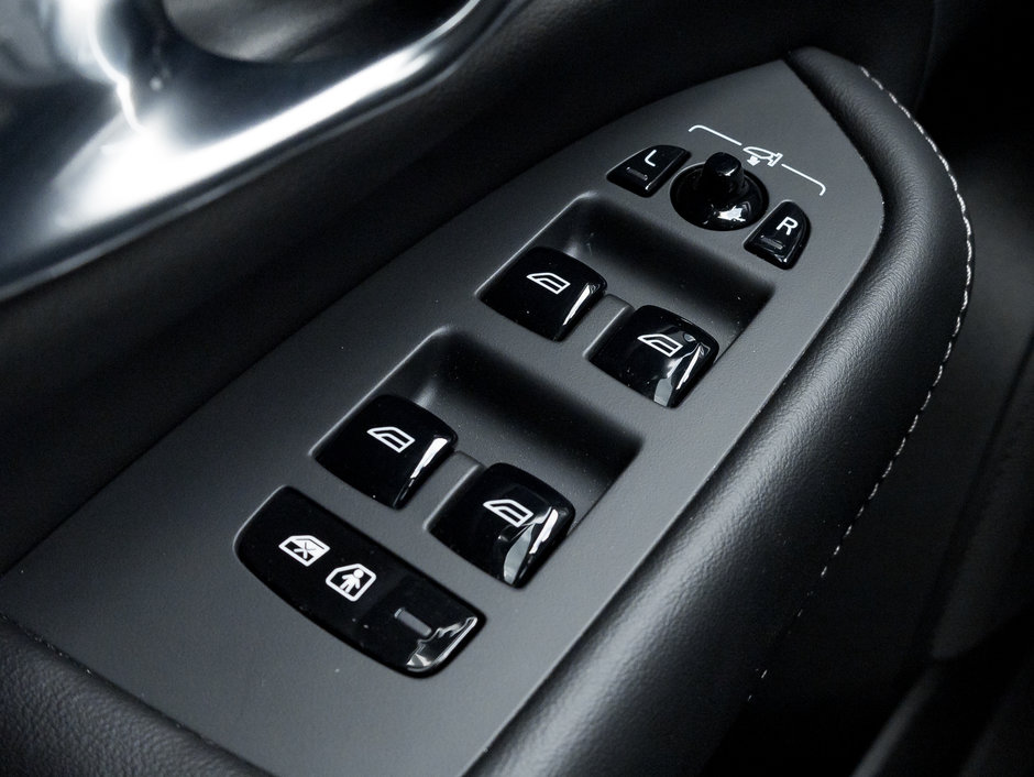2023 Volvo XC90 B6 AWD Ultimate Dark Theme  FINANCE RATE fr 3,24%*-16