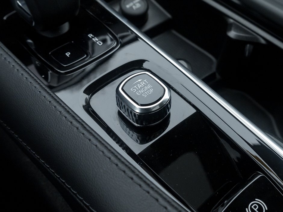 Volvo XC90 B6 AWD Core 7-Seater  OFF LEASE ONE OWNER CPO 2023-15