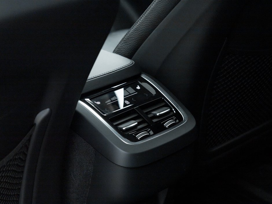 Volvo XC90 B6 AWD Core 7-Seater  OFF LEASE ONE OWNER CPO 2023-21