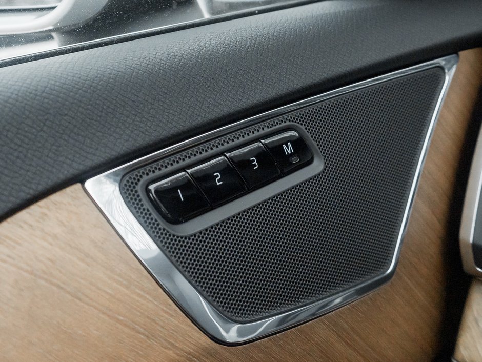 Volvo XC90 B6 AWD Core 7-Seater  OFF LEASE ONE OWNER CPO 2023-13