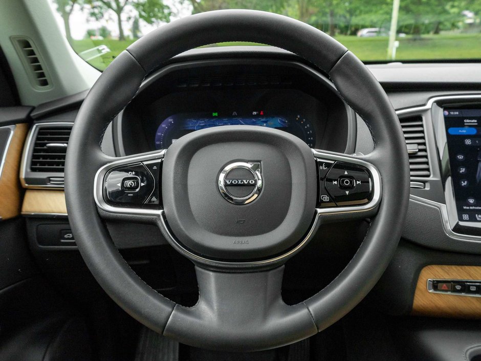 2023 Volvo XC90 Core-7