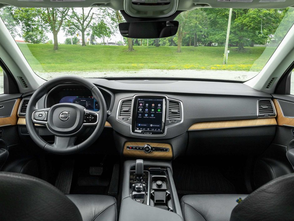 2023 Volvo XC90 Core-24