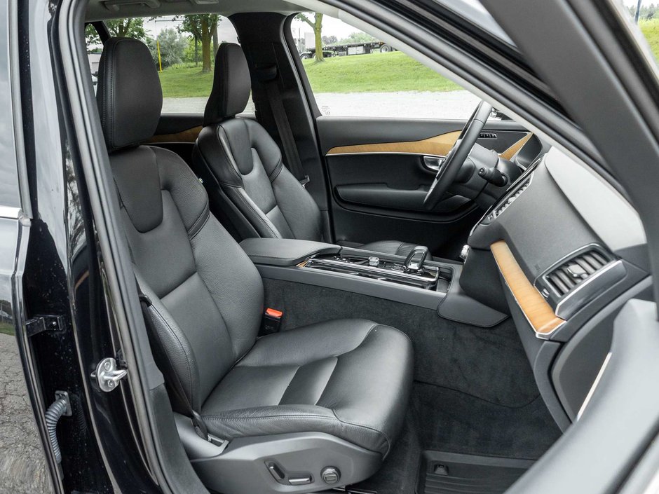2023 Volvo XC90 Core-21