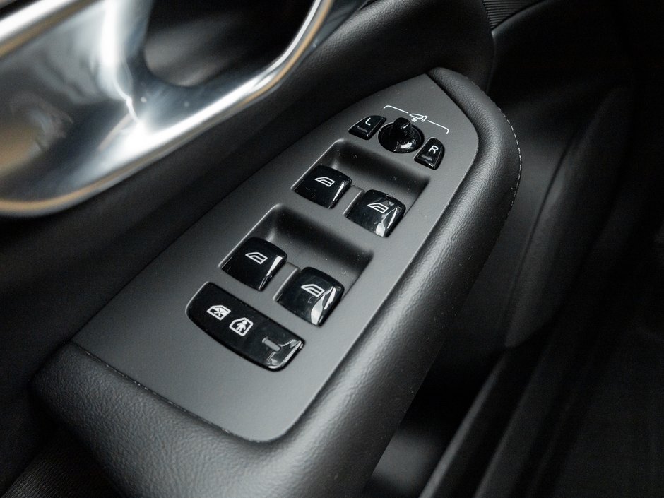 2023 Volvo XC90 B6 AWD Core 7-Seater-13