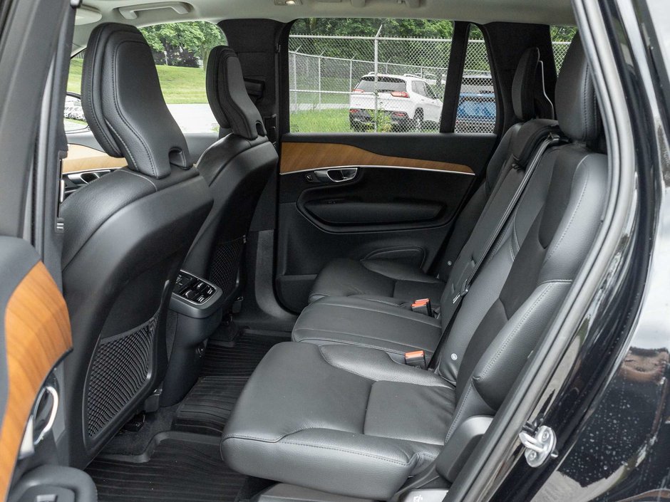 2023 Volvo XC90 Core-22
