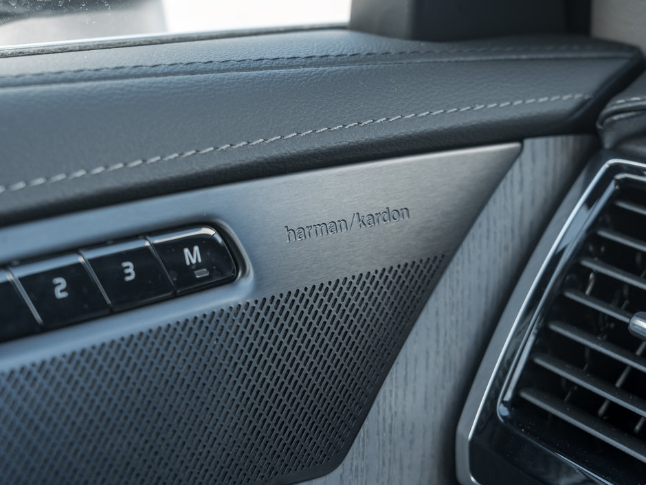 Volvo XC90 B6 AWD Ultimate Bright Theme 7-Seater CPO INCLUDED 2024-15