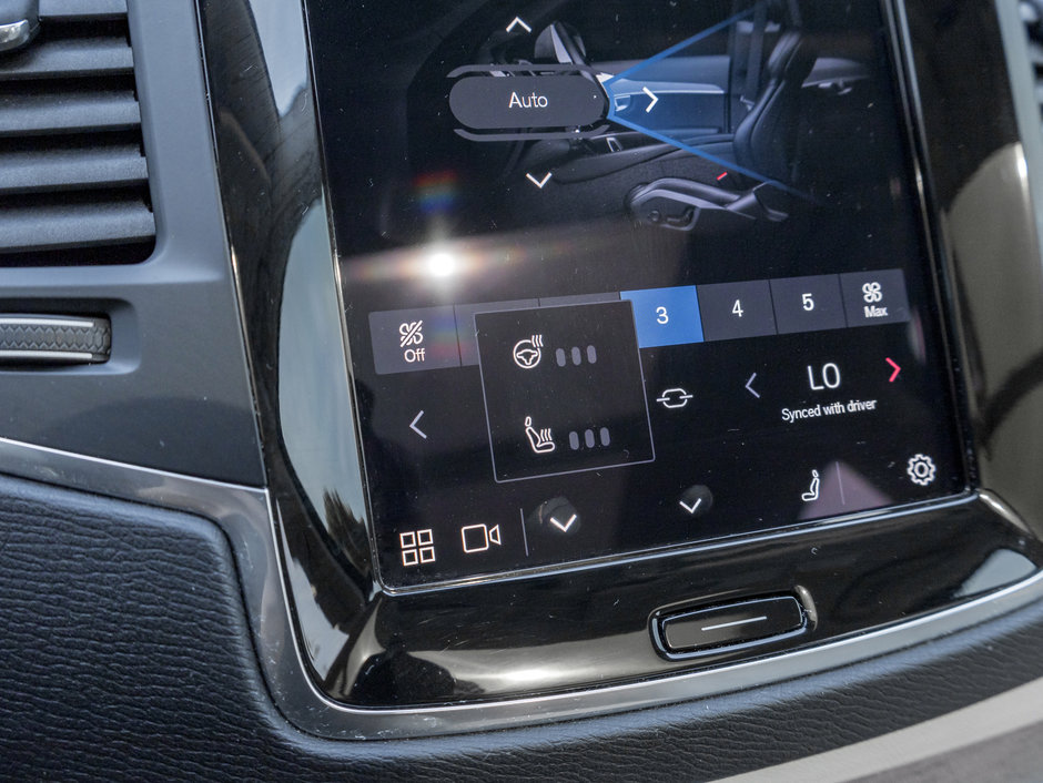 2024 Volvo XC90 B6 AWD Core Bright Theme 7-Seater OFF LEASE  CPO-20