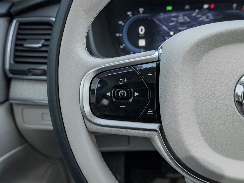 2024 Volvo XC90 B6 AWD Core Bright Theme 7-Seater OFF LEASE  CPO-8