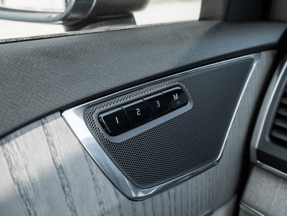 2024 Volvo XC90 B6 AWD Core Bright Theme 7-Seater OFF LEASE  CPO-15