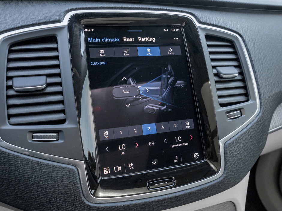 2024 Volvo XC90 B6 AWD Core Bright Theme 7-Seater OFF LEASE  CPO-19