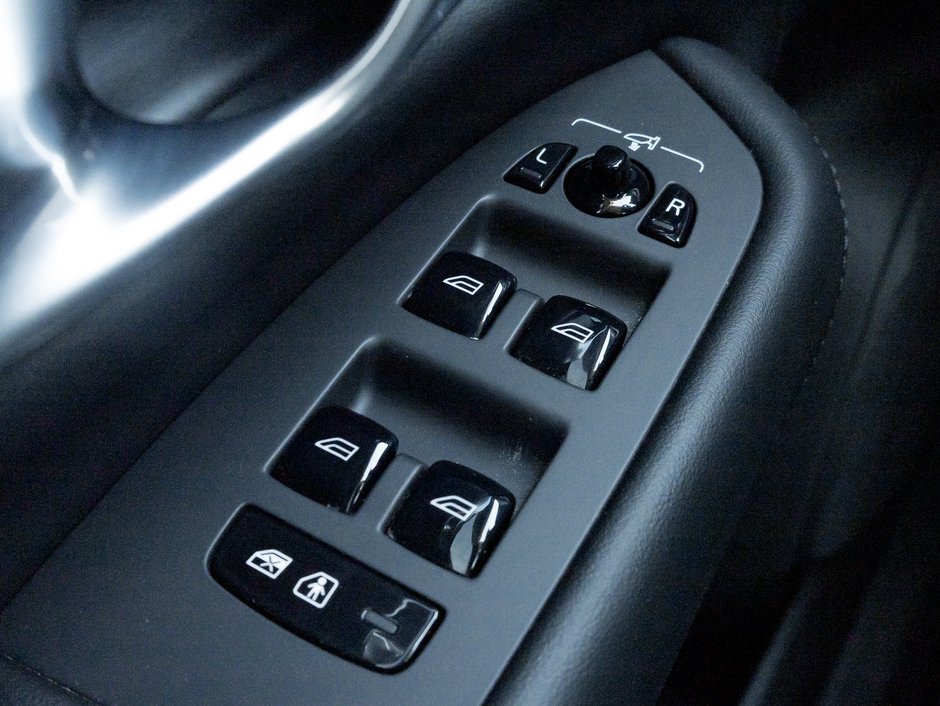 2024 Volvo XC90 B6 AWD Bright Theme 7-Seater  NEARLY NEW  CPO-12