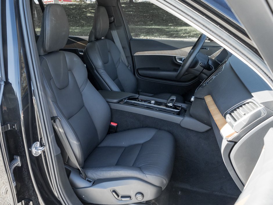 2024 Volvo XC90 B6 AWD Bright Theme 7-Seater  NEARLY NEW  CPO-19