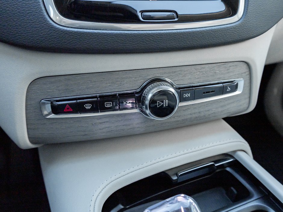 Volvo XC90 B6 AWD Ultimate 7-Seater  MASSAGE SEATS  21 WHEEL 2024-19