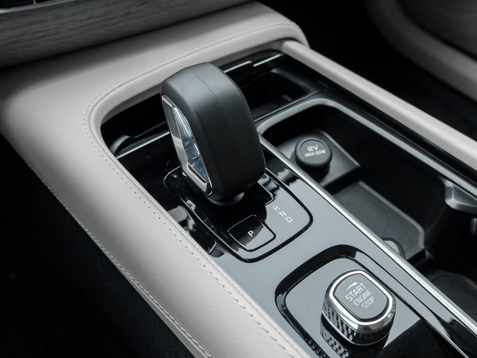 2024 Volvo XC90 B6 AWD Plus 7-Seater  21 ALLOY WHEEL  VOLVO CPO-16