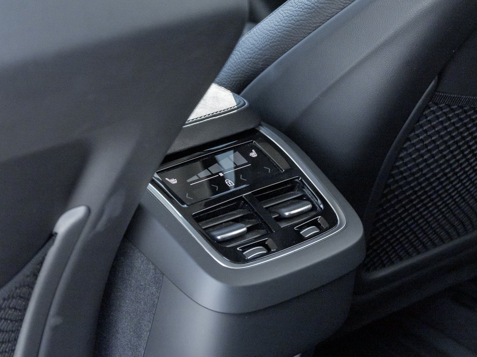 2024 Volvo XC90 B6 AWD 7-Seater  OFF LEASE  LOW MILEAGE  LIKE NEW-23