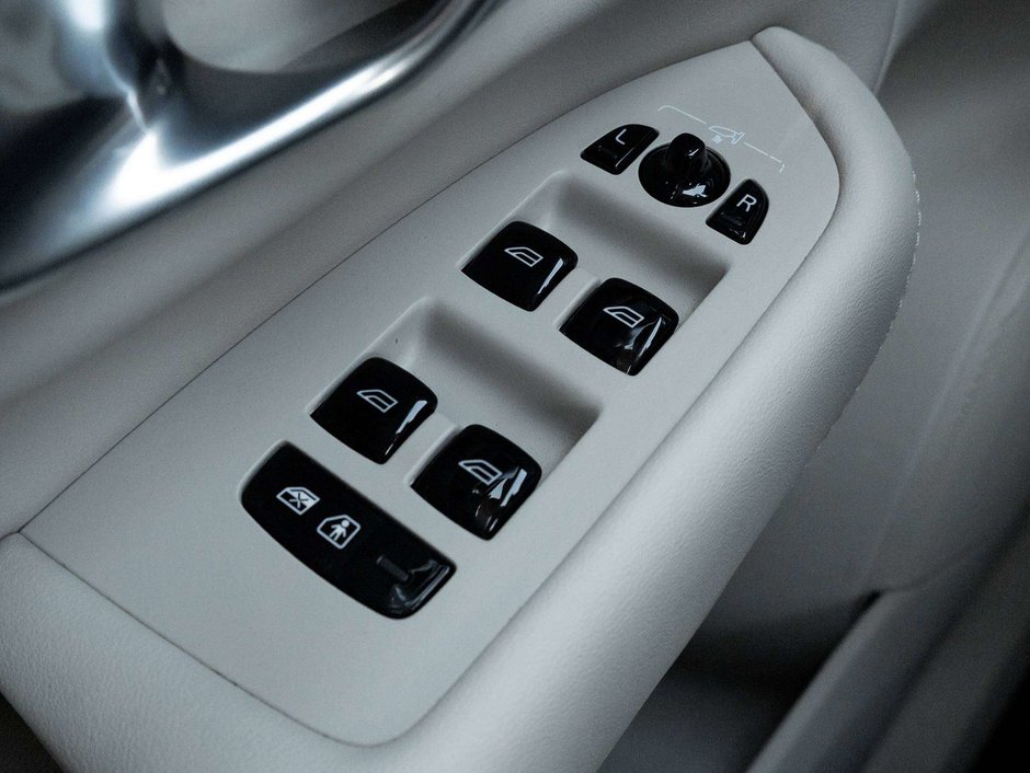 2024 Volvo XC90 Plus Bright Theme-14