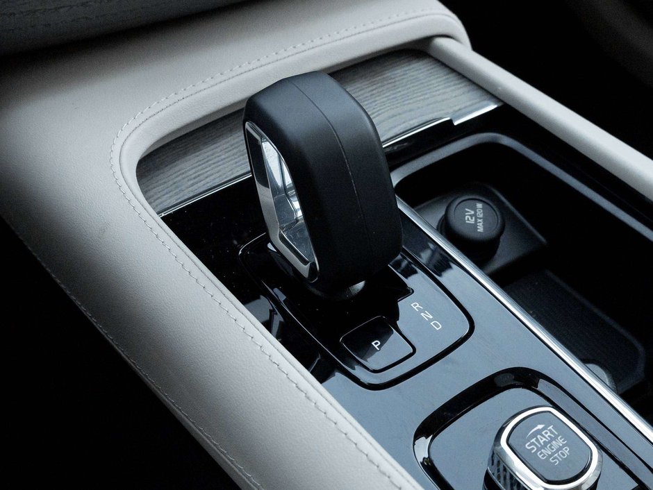 2024 Volvo XC90 Plus Bright Theme-16