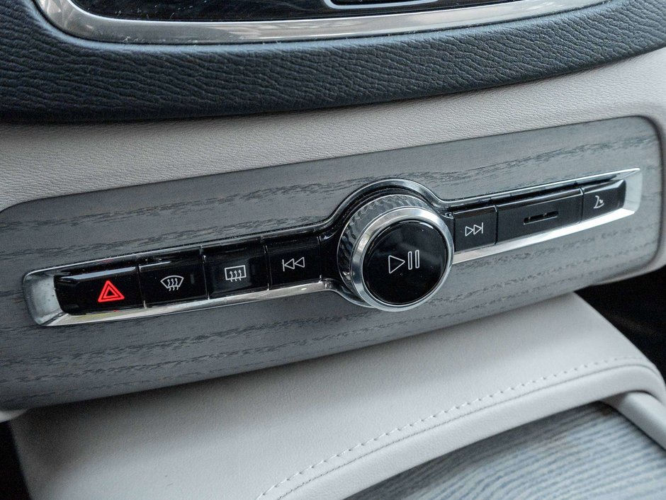 2024 Volvo XC90 Plus Bright Theme-17
