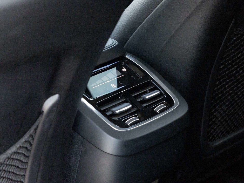 2024 Volvo XC90 Plus Bright Theme-24