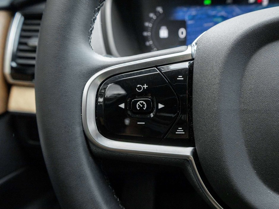 Volvo XC90 Plus Bright Theme 2024-10