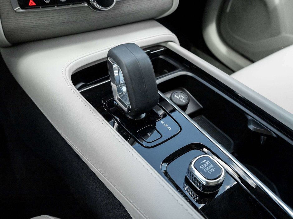 2024 Volvo XC90 Core Bright Theme-14