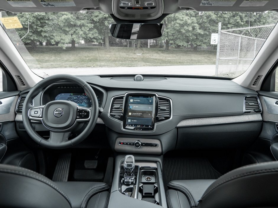 2025 Volvo XC90 B6 AWD Ultra Bright Theme 7-Seater  B WILKINS  CPO-25