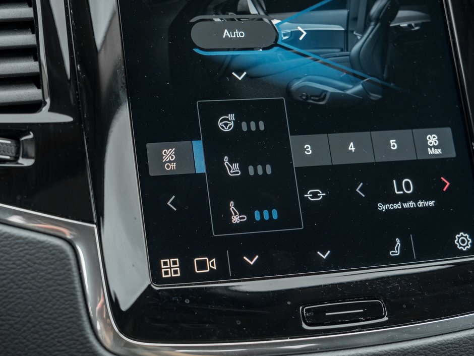 2025 Volvo XC90 B6 AWD Ultra Bright Theme 7-Seater  B WILKINS  CPO-17