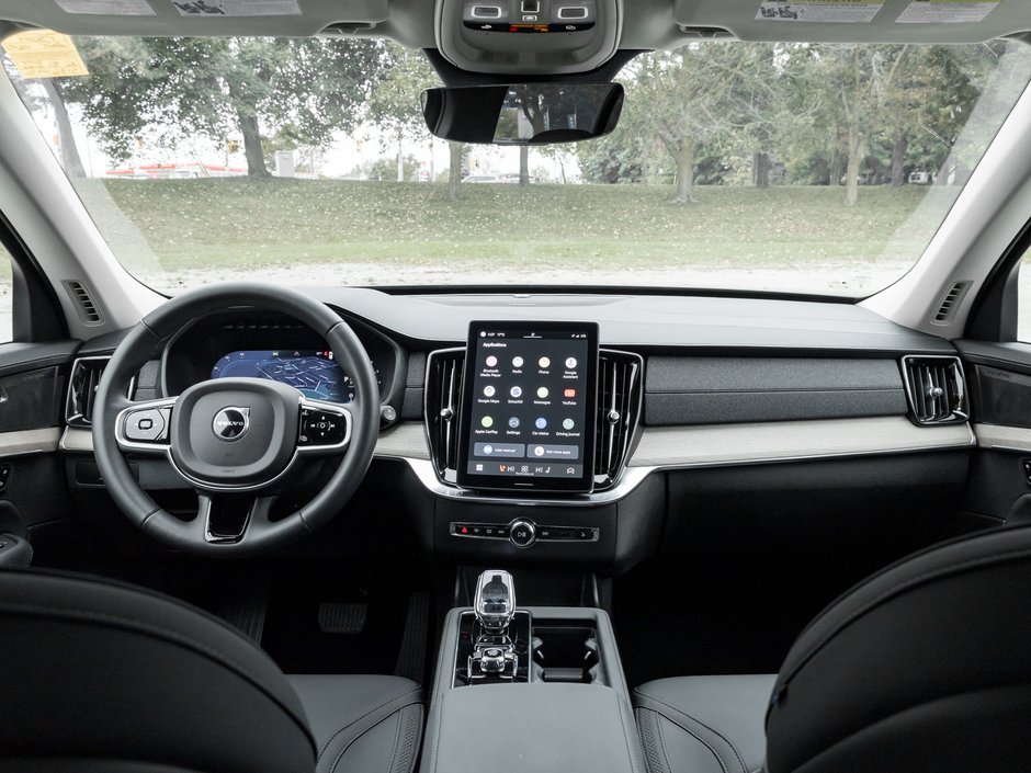 2025 Volvo XC90 2025.5 B6 AWD Plus 7-Seater HARMAN KARDON-28