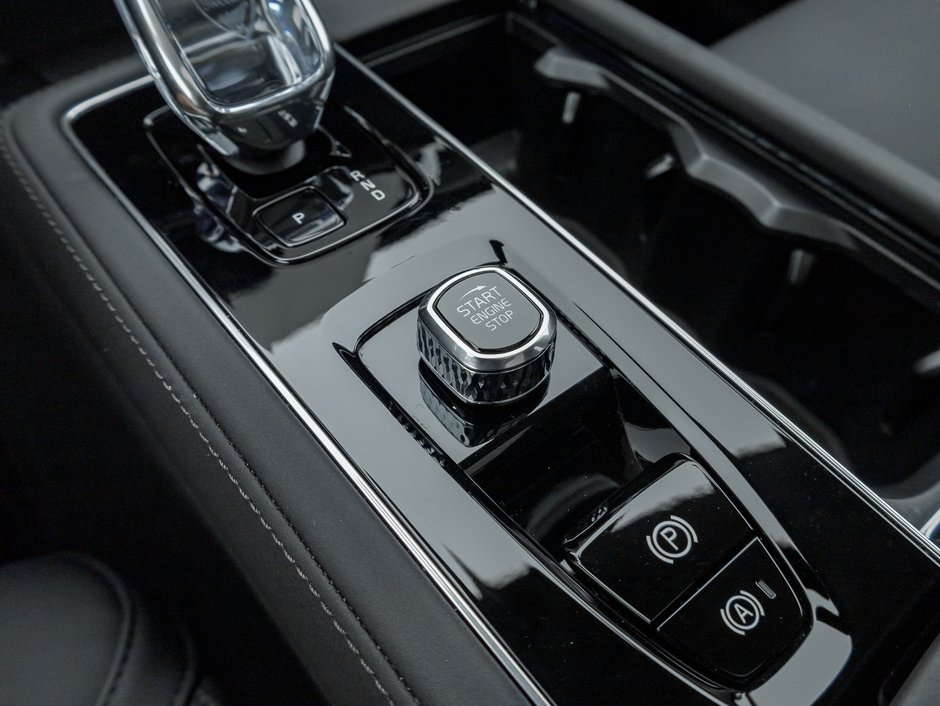 2025 Volvo XC90 2025.5 B6 AWD Plus 7-Seater HARMAN KARDON-18