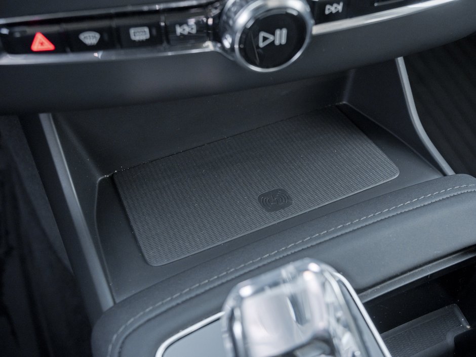 Volvo XC90 2025.5 B6 AWD Core  LOW KM  20 ALLOY WHEELS  CPO 2025-15